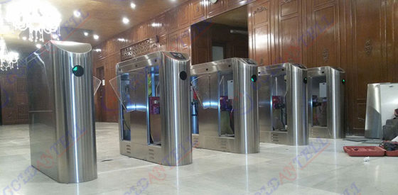 Intelligent Flap Turnstile with RFID Interface 304 Grade Stainless Steel IP54 Protection for 30-40 Persons per Minute