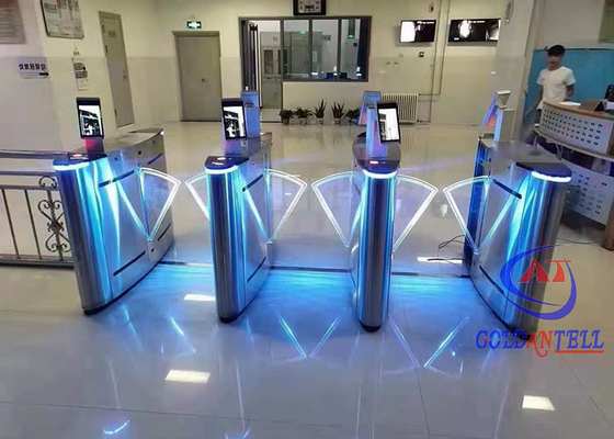 Portone automatico della barriera della falda per l'entrata pedonale dell'edificio per uffici RFID