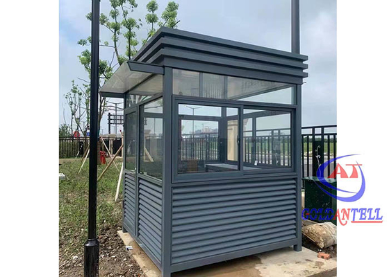 Grandi cabine di guardia usate Parcheggio Morden Sala di servizio temporanea per il parco