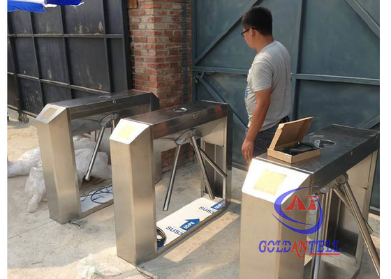 Tre larghezza ettichettante automatica del braccio del sistema 510mm di Access del portone della barriera del cancello girevole del rotolo